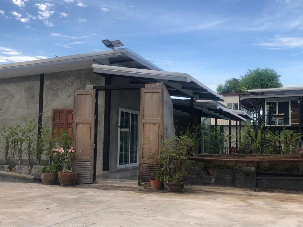 SolarCell Private Homestay - โซล่าเซลล์ไพรเวทโฮมสเตย์ อุทัยธานี ภายนอก รูปภาพ