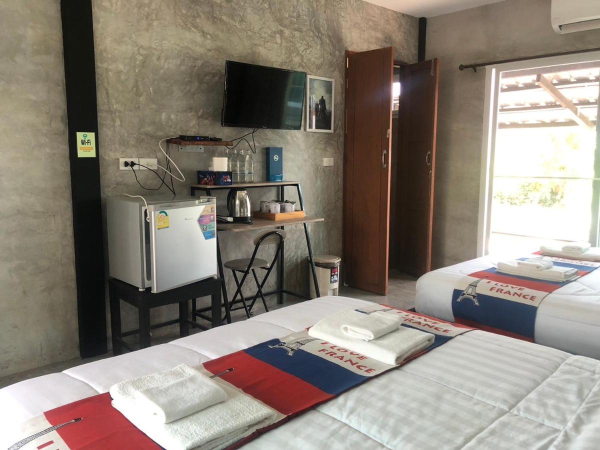 SolarCell Private Homestay - โซล่าเซลล์ไพรเวทโฮมสเตย์ อุทัยธานี ภายนอก รูปภาพ